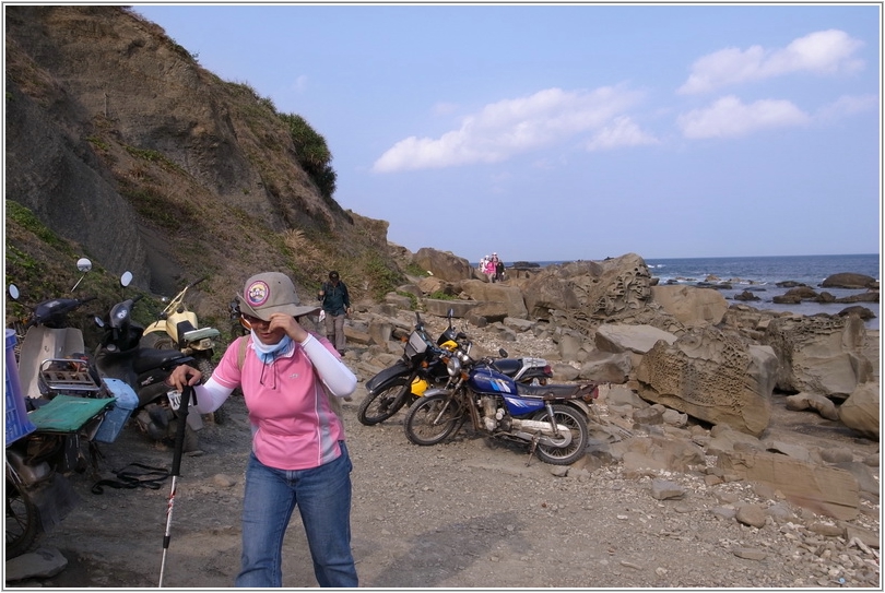 2011-04-16 B15-44-50摩托車-海巡服務站快到了.JPG